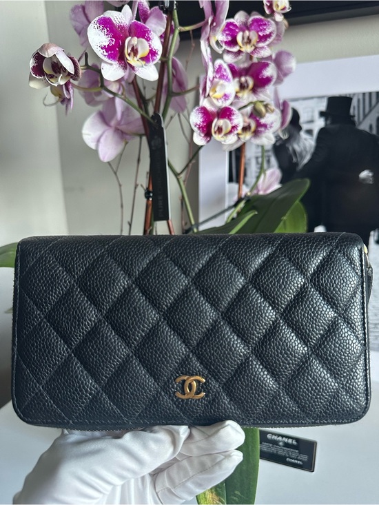 CHANEL Handbags - Authentic Chanel Classic Long Zipped Wallet Black Caviar GHW 28 Series with Card